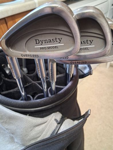 Golf clubs. Set Of Mens Left Handed Golf Clubs In Very Good+ Condition.