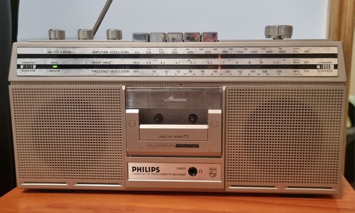 Vintage Philips D 8201 Cassette deck and Radio AM/FM/SW.