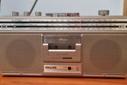 Vintage Philips D 8201 Cassette deck and Radio AM/FM/SW.