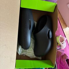 Black Crocs