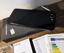 Samsung Z Flip7 FE
