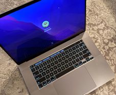 MacBook Pro 16" i9 8-Core 64GB Ram 512GB SSD