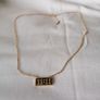 gold color necklace Image 2