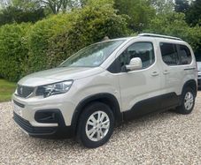 Wheelchair car