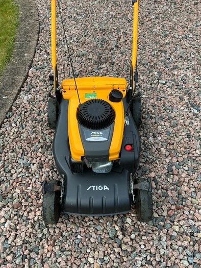 STIGA petrol lawnmower 16 inch