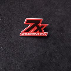 Manchester United : 7 x Champions 2001, Lapel Pin Badge