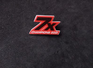Manchester United : 7 x Champions 2001, Lapel Pin Badge