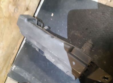 Fuse and relay  box avensis 2006