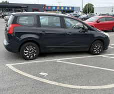 2011 Peugeot 5008