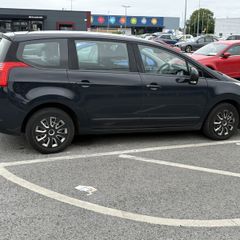2011 Peugeot 5008