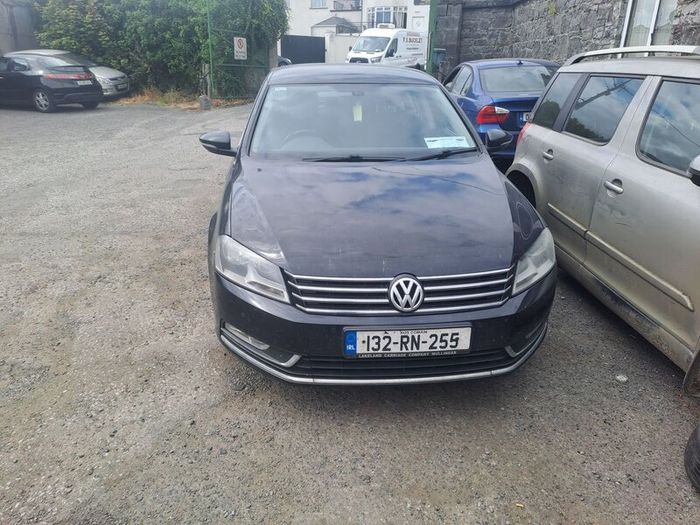 132 Volkswagen Passat breaking for parts