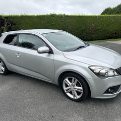 Kia Proceed 2011