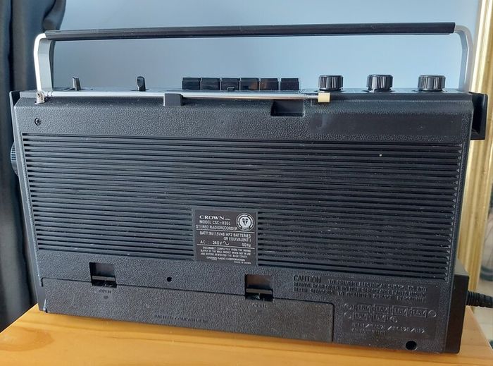 Crown CSC-835L, Stereo Radiorecorder, Made in Japan.