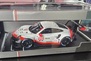 Ixo 1:18 Porsche 911 RSR Daytona 2018 - Diecast Metal