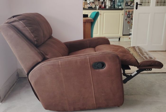Recliner arm chair