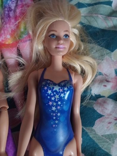 large bundle barbie /ken dolls