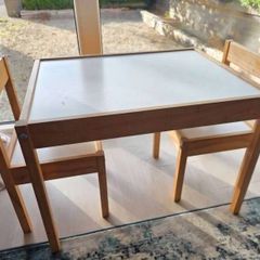 Kids table and chairs