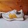 new balance 327 Size 7 eu 40.5 grey suade In good condition Image 6