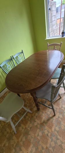 Table & Chairs