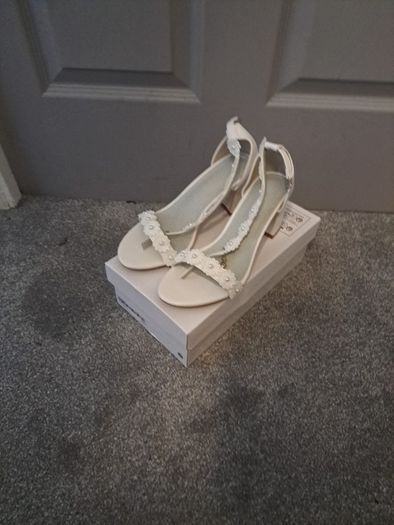 Ladies shoes