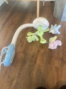 Fisher Price 3 in 1 projection cot mobile lambs music & lights