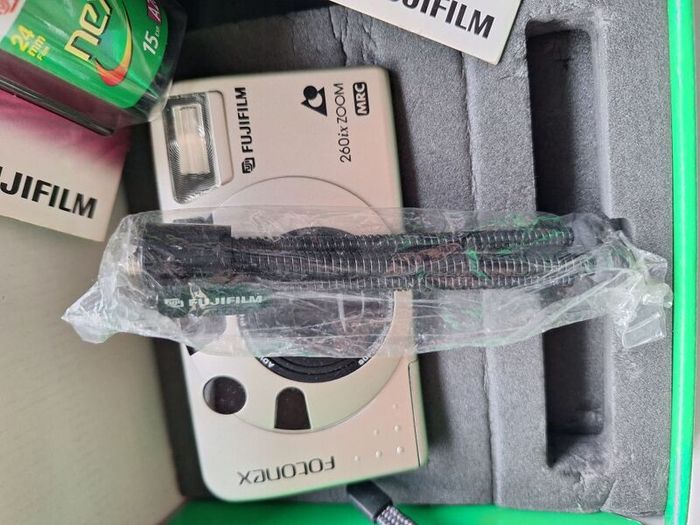 fujifilm fotonex 260ix zoom aps camera boxed + sealed films