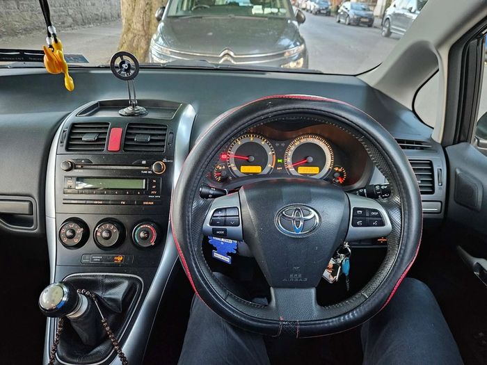 2012 Toyota Auris