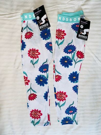 Twin bonds leggings
