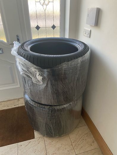 4x Kumho Crugen Premium KL33 SUV Tyres - Unused - 105H