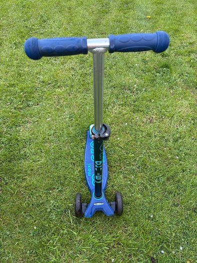 Micro Kid's Adjustable Height scooter