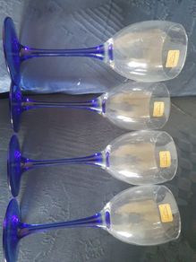 Set of 4 luminarc oceane saphir wine glasses. Brand new in box