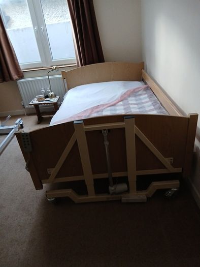 Electric Bariatric with Norfolk Mattress