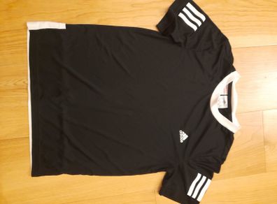 Boys addidas top