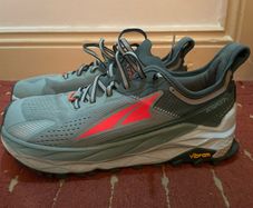 Altra Olympus 5 size 7.5