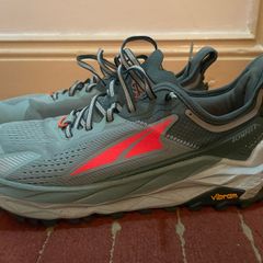 Altra Olympus 5 size 7.5