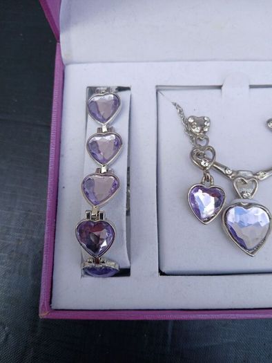 Beautiful New 5 Pc Jewelry Set