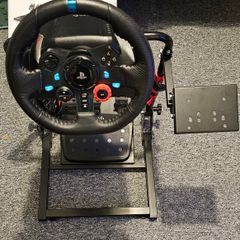 Logitech G29 steering wheel and stand
