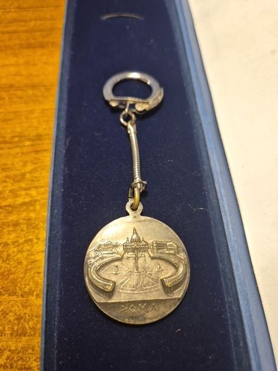 Vintage Vatican Johannes XXIII Pavlvs VI Pont Max Medal Keychain