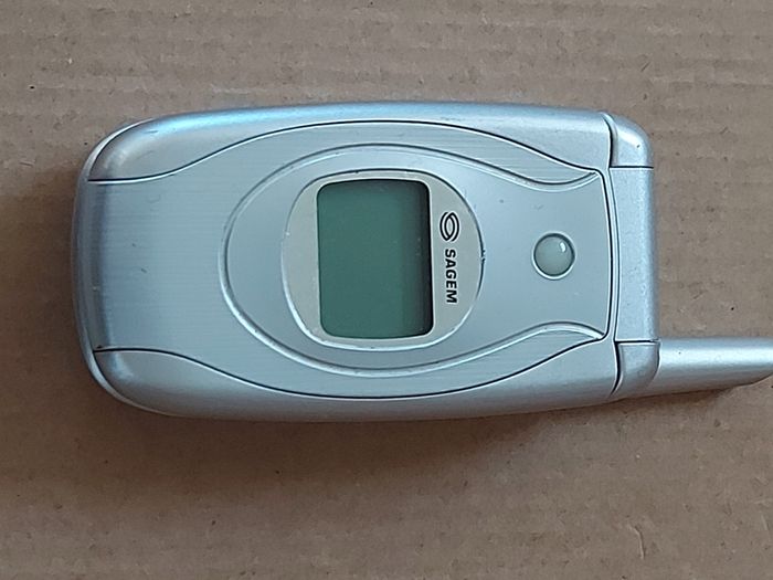 Sagem myC3-2 in like new condition, extremely rare retro mobile phone, Meteor network