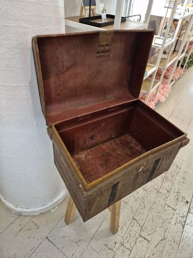 Small Antique Tin steamer trunk