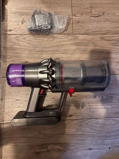 Dyson V11 Absolute(Like new)