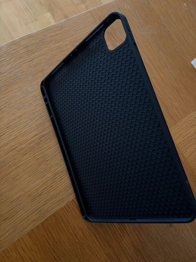 Spigen IPad Pro 11 2018 / 2022 Urban Fit