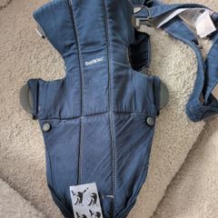 Newborn baby bjorn sling