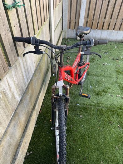 [Lot] 4x Cycles Bikes 1 Scooter