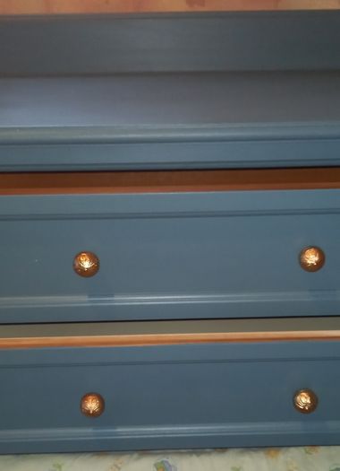 Low boy chest of drawers