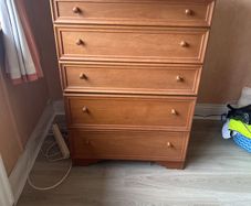 chest of drawers