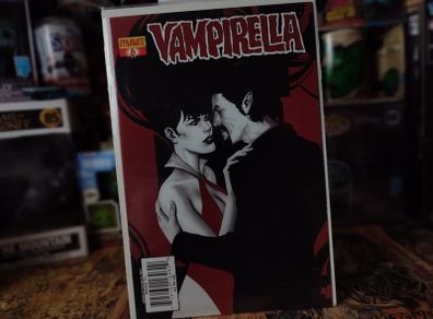 Vampirella ! Issue #6 ! Jelena Kevic-Djurdjevic Variant Cover ! 2011 ! by Dynamite Entertainment !