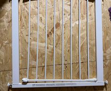 Baby safety gate
