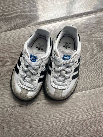 Toddler Adidas Runners - UK 4