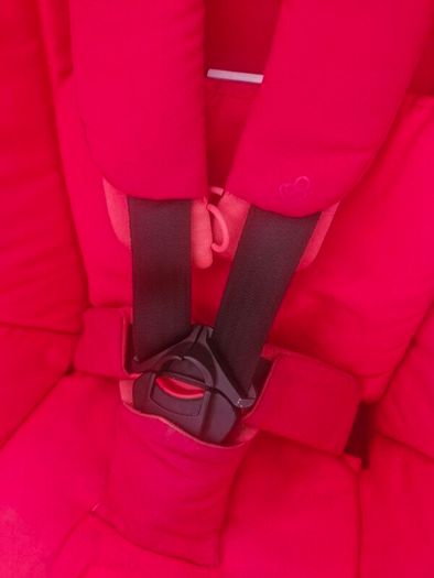 Maxi Cosi Axissfix Plus 360 car seats